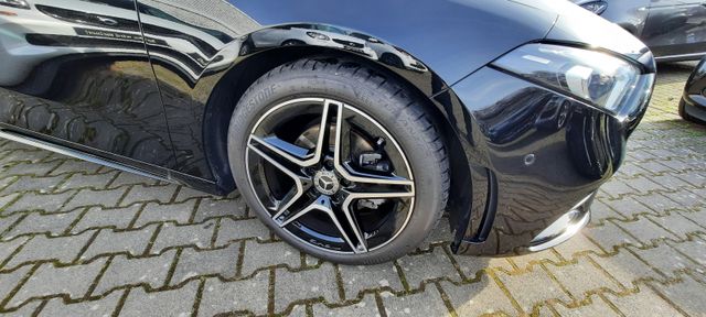 Fahrzeugabbildung Mercedes-Benz A 180 AMG Optik